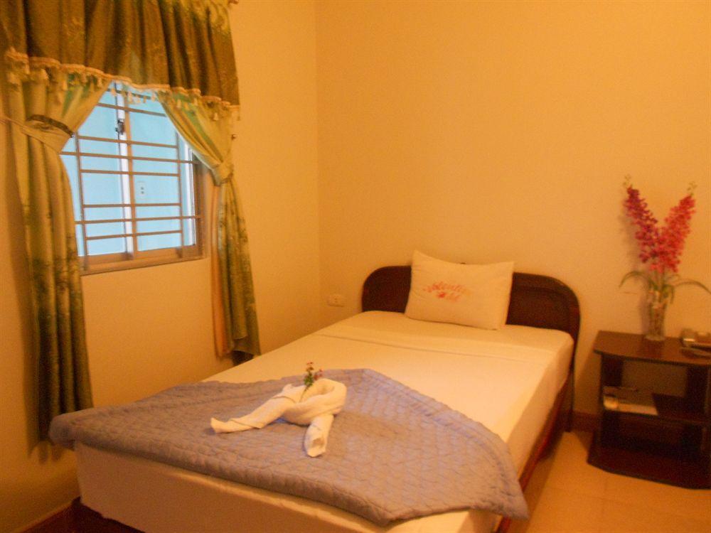 Valentine Hotel Hue Exterior photo