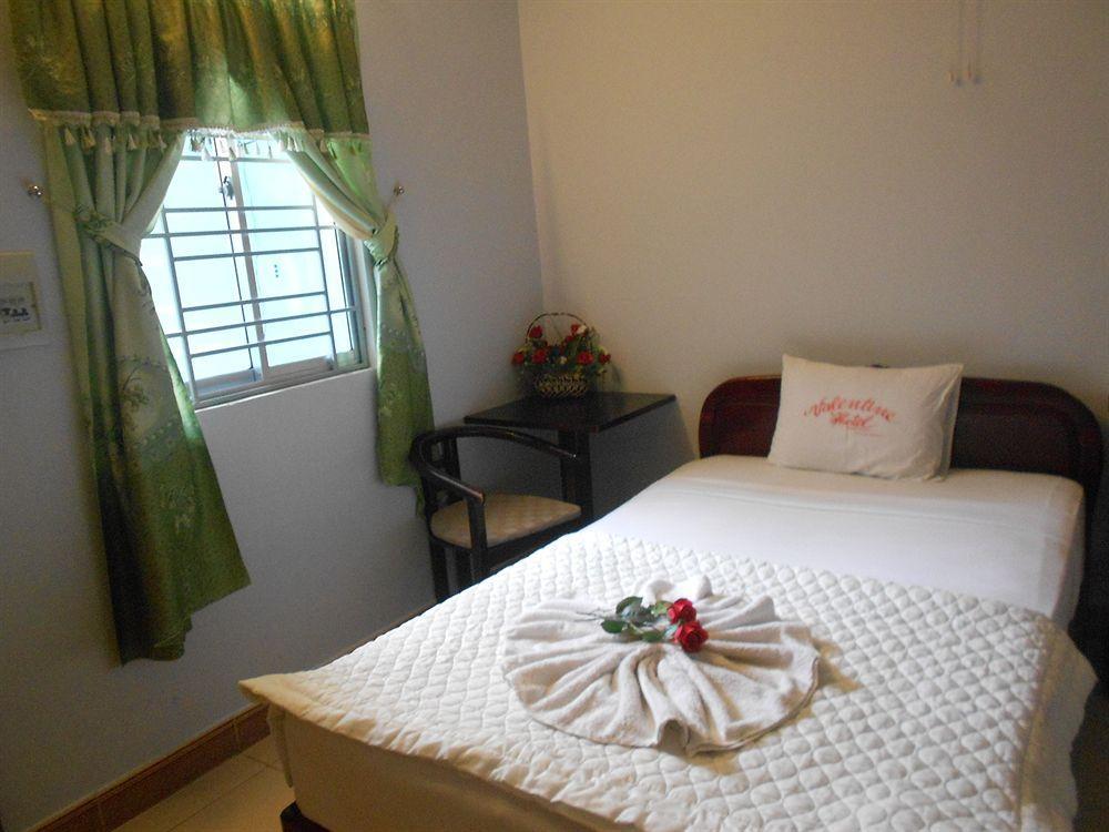 Valentine Hotel Hue Exterior photo