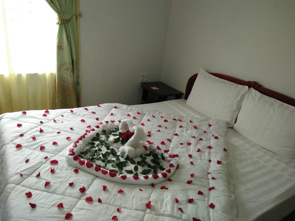 Valentine Hotel Hue Exterior photo