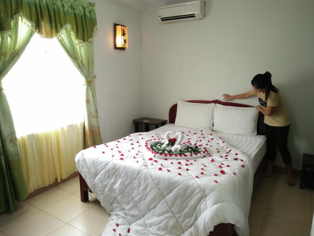 Valentine Hotel Hue Exterior photo