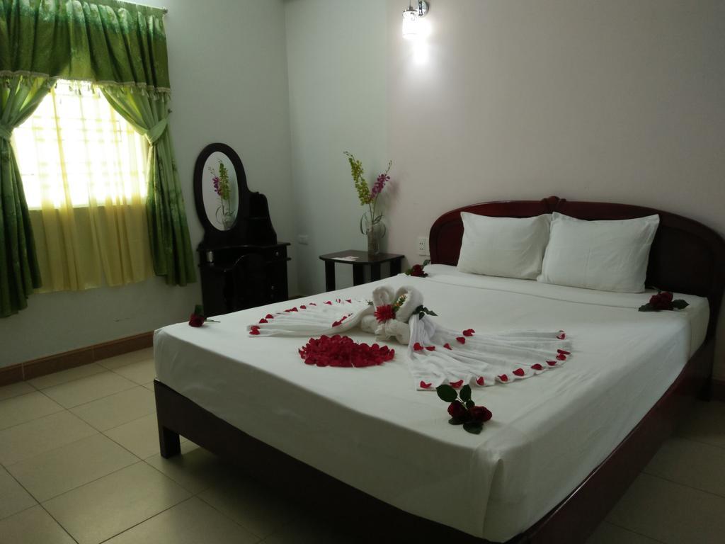 Valentine Hotel Hue Exterior photo