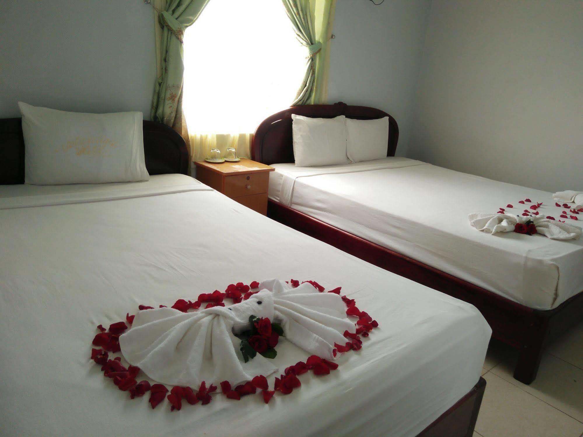 Valentine Hotel Hue Exterior photo