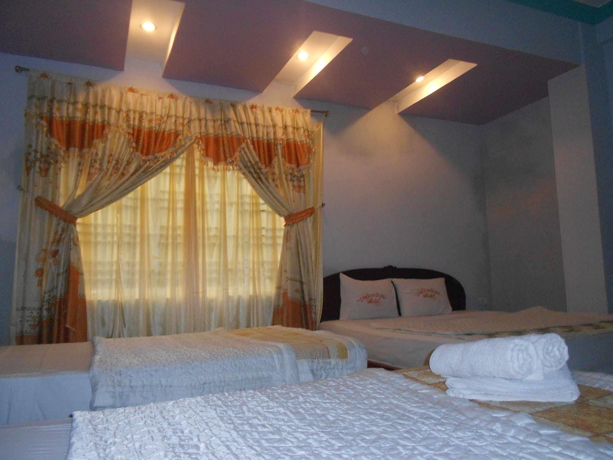 Valentine Hotel Hue Exterior photo